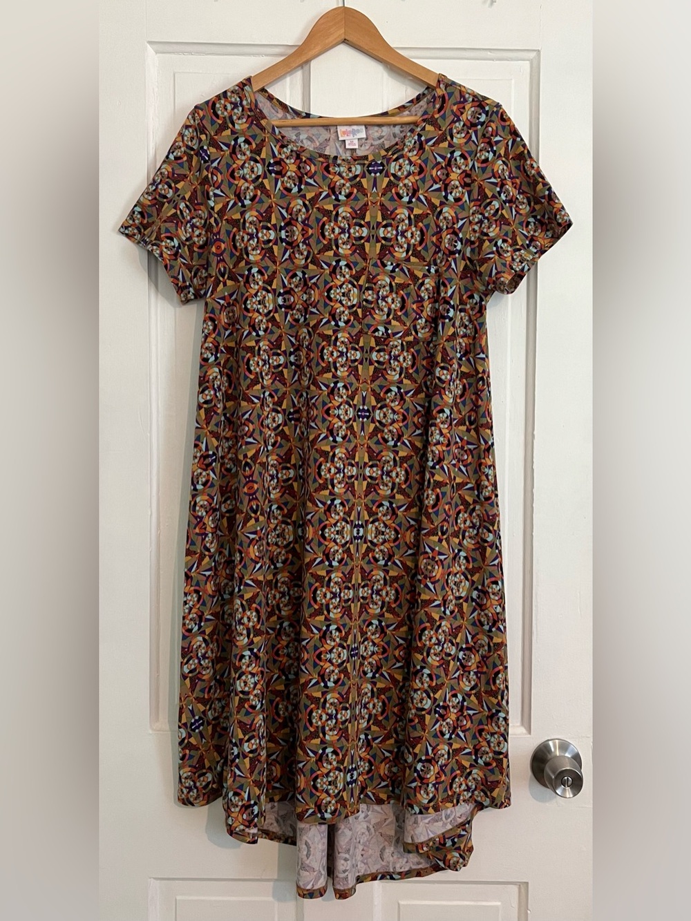 LuLaRoe Carly Swing Dress Hi-Low Short Sleeve Geometric Pattern Size Medium